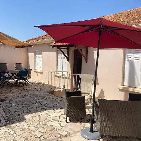 Domaine De La Source Bas * Vias